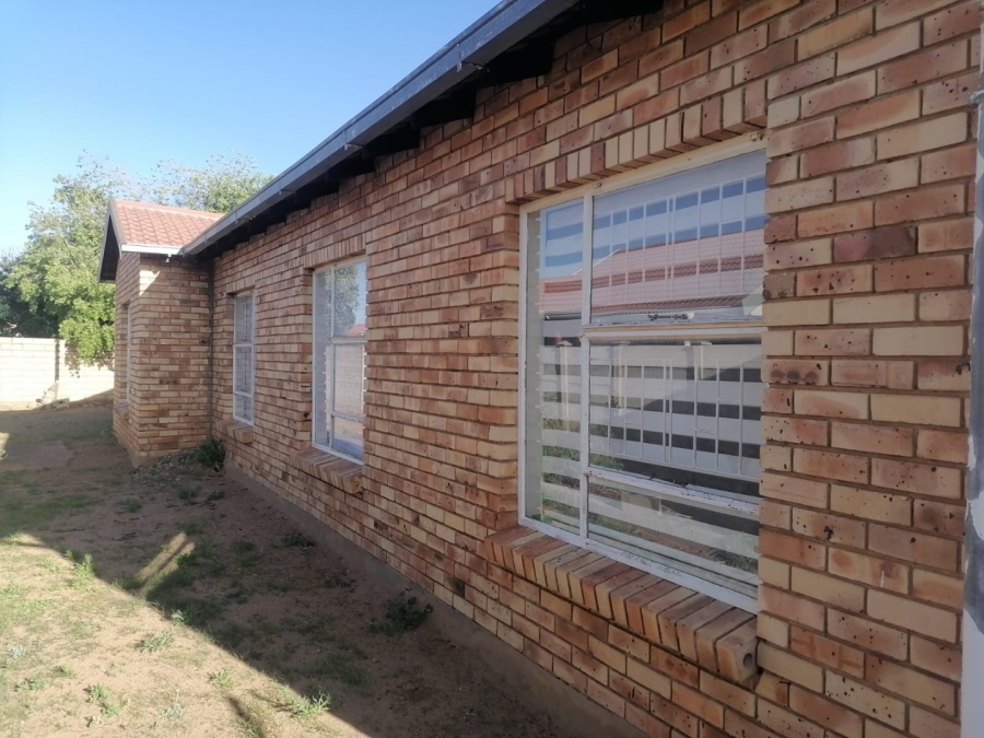 4 Bedroom Property for Sale in Mandela View Free State